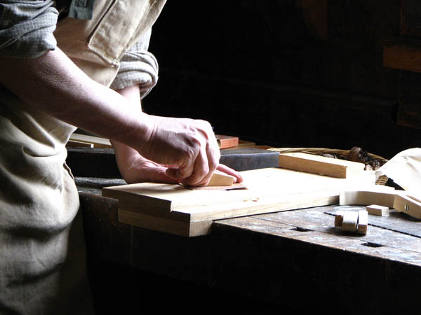 Nacemos de la influencia y formación  heredada en el sector de la <strong>carpintería de madera y ebanistería  en Blancafort.</strong>